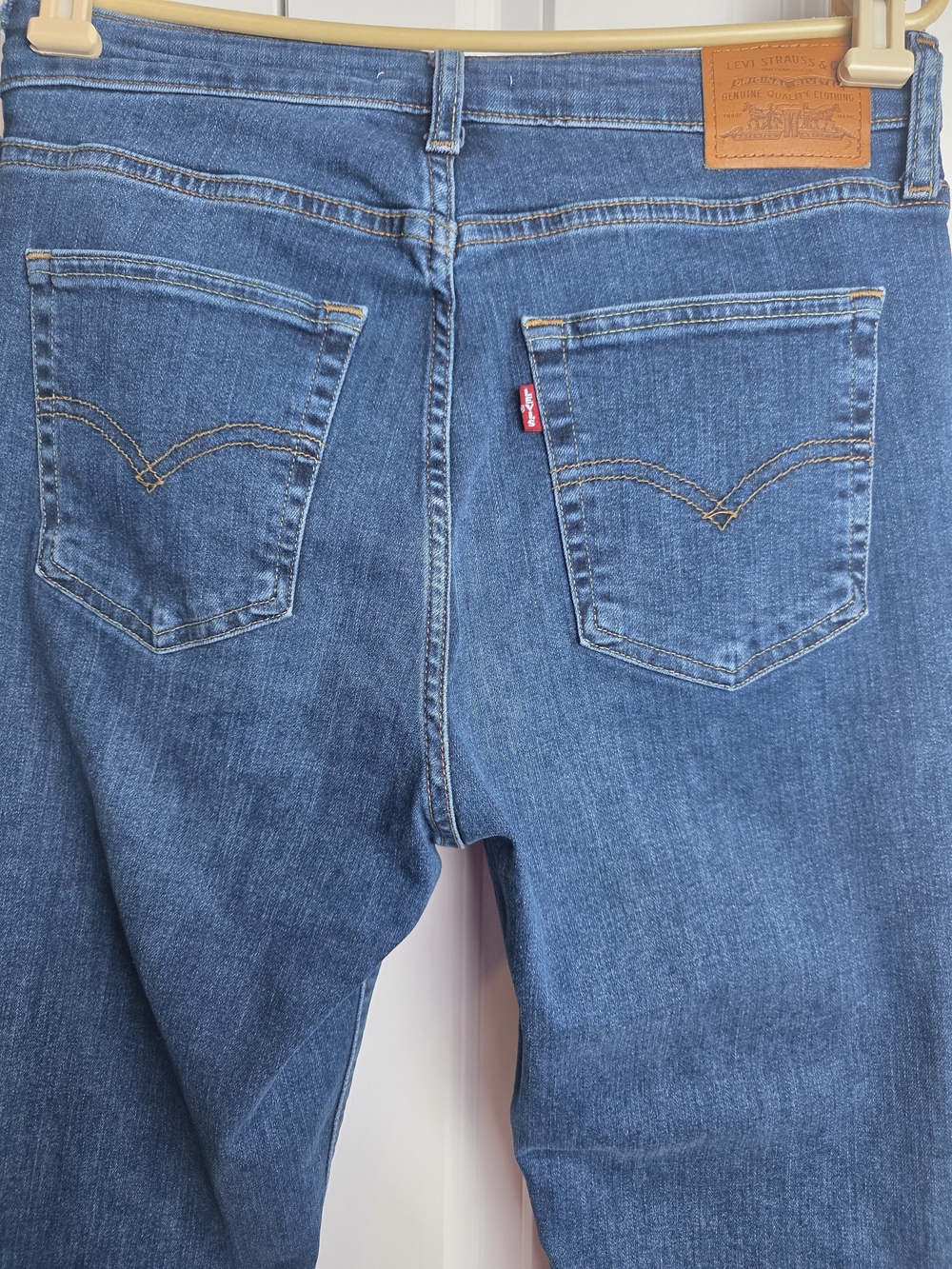 Levi's Premium 725 High Rise Bootcut Jeans (Size 31x32) Size-12 - Picture 8 of 16